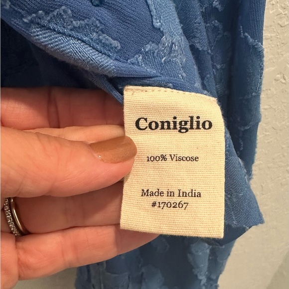 Coniglio Blue Floral Button-Up Blouse - Picture 6 of 6